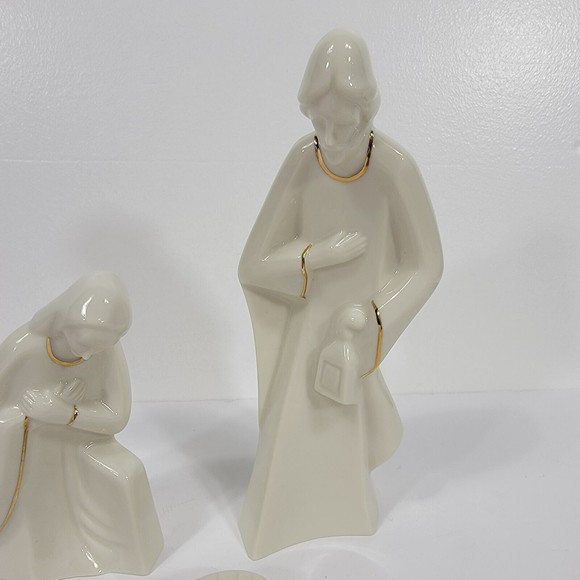 Mikasa Holy Night Nativity Set Porcelain Christmas 3 Piece Set Vintage w Box - Picture 2 of 13